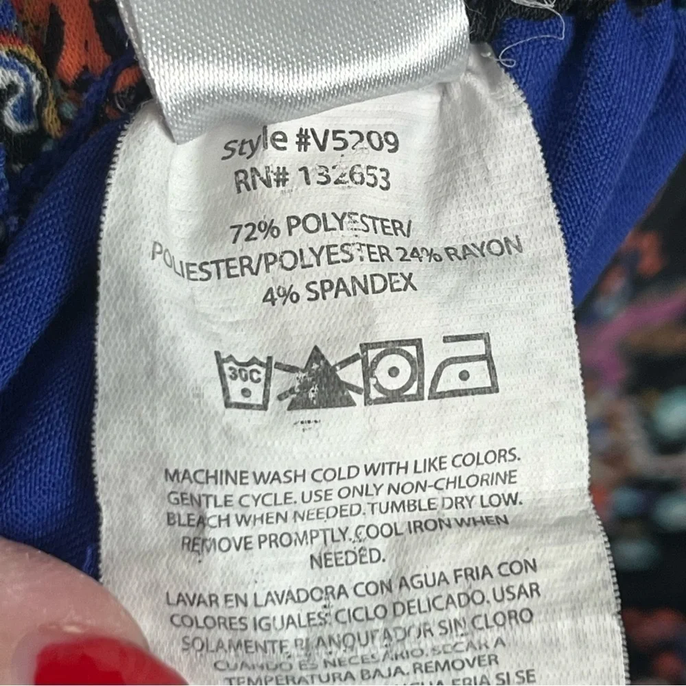 Vera Bradley blue elastic waist pullon scrub pants, medium petite.